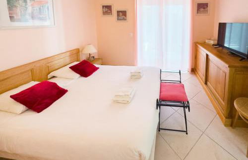 Exclusive Authentic Riviera Villa - Private Pool, Pétanque Court, Panoramic Mediterranean Sea & Estérel Mountain Views - Foto 43