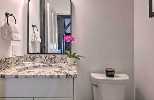 Trillium Home with Golf Course Views and Fireplaces! - Foto 15