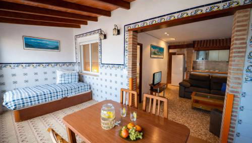 Apartamento en primera línea de playa con vistas al mar - Foto 2