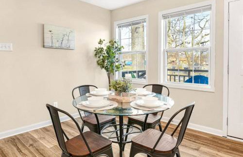 King Suite 2 Full Baths Stocked Kitchen - Foto 3