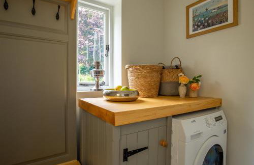 Climbing Rose Cottage - Dog Friendly - Peaceful Cotswold Cottage - Photo 30