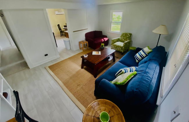 Cheerful 3 Bedroom Home Walk to UVA Stadium - Foto 32