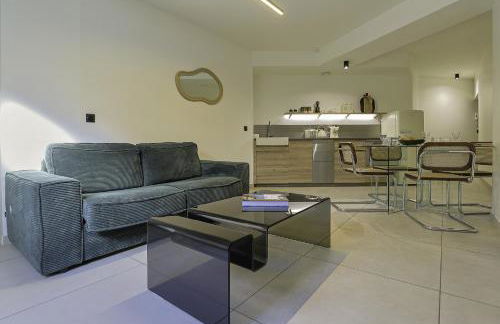 Superbe Appartement 1 chambre avec clim, terrasse et parking - Photo 2