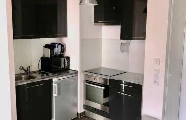 LeT2 Appartement Moderne avec Terrasse et Parking - Foto 9