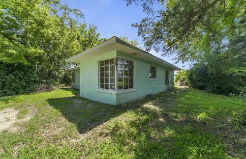 Charming Waterfront Cabin Cabin - Photo 31