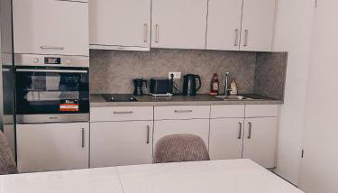 Creek House - Photo 5, stove, toaster