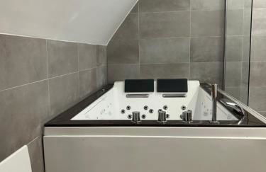 Charming Apartment with JACUZZI Centre Strasbourg Gare - Foto 14