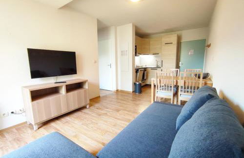 Le Flocon, T2, wifi, vue montagne, parking gratuit, 4 personnes - Foto 1