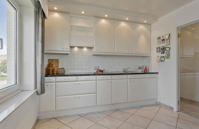 Charming Apartment Near the Beach - Photo 22