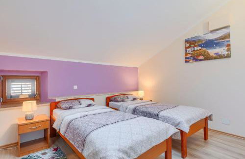 Modernes Apartment mit traumhafter Aussicht, Pool, Privatparkplatz, WiFi - Photo 25