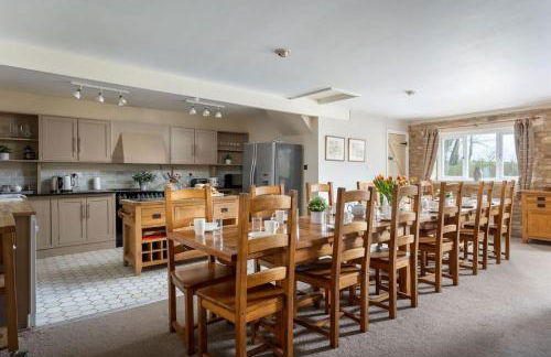 Stanton House, 6 bedroom, 5 bath - Photo 3