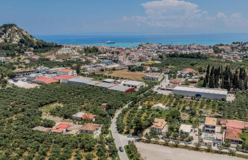 Cantouni Villa, Luxury 5BR Retreat with Pool & Jacuzzi Near Town by Villa Mana Gers - Photo 34