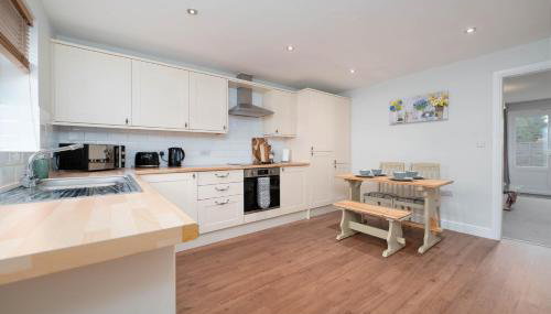 Stunning Spacious Home - Parking - Garden - Sleeps 6 - Foto 5