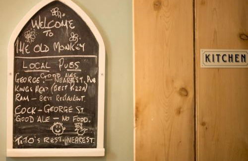 The Old Monkey, a quirky bolthole on the edge of a historic Market Town - Foto 19