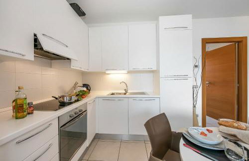 Vista di Maccagno Fantastico Pool - Happy Rentals - Foto 14