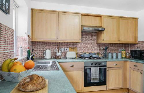 3 BR 6 Beds 3 Bath Garden Parking Heathrow 15 min Windsor & Legoland - Foto 3