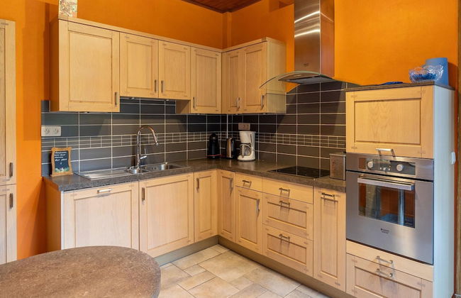 Beautiful Holiday Home in Dinant With Garden - Photo 11