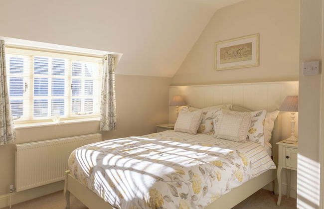 Jasmine Cottage-2BD in Heart of Bourton - Photo 8