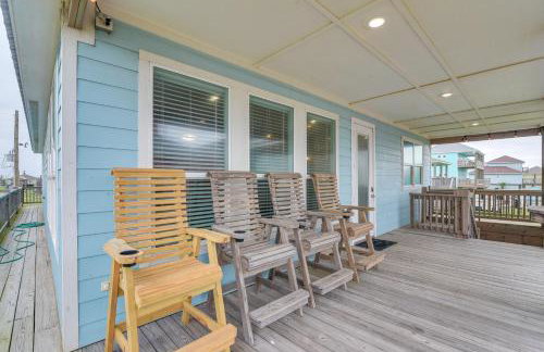 Luxe Crystal Beach Retreat with Views! Walk to Shore - Foto 24
