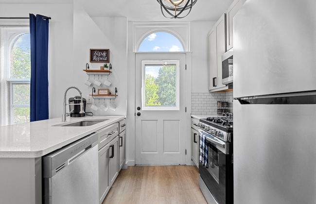 Cozy Family Getaway - JZ Vacation Rentals - Photo 11