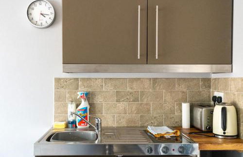 Nr WINDSOR stunning 1 bedroom self contained property in Burnham near Heathrow - Foto 17