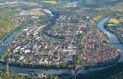 Maison de ville dans le centre historique de Cahors - Cosy townhouse in the historical center of Cahors - Photo 3
