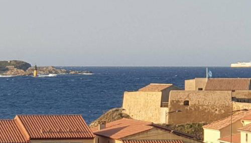 Studio Cabine à Giens avec Terrasse, Piscine et Parking - FR-1-335-193 - Foto 2