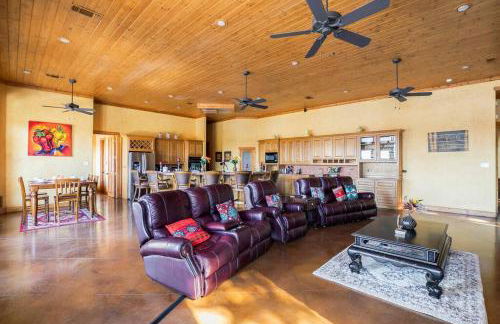 Texas Ranch House with 5 Bedroom and Fish Pond - Foto 21