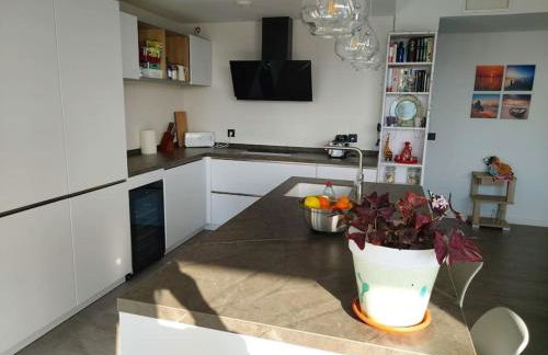 Torre D'Arenas, playa Victoria, piscina y parking - Photo 14