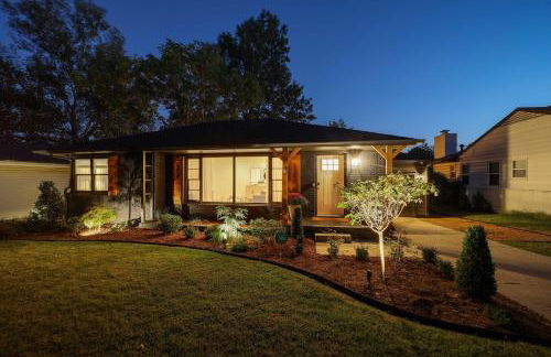 Tulsa Retreat with Backyard Oasis and Putting Green! - Foto 33