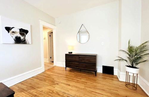 Trendy and Stylish 3BR Uptown Duplex - Foto 5