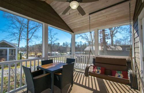 Cozy 1BR Tiny Home with Pool Access and Free Tix - Foto 3