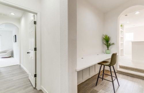 Seasonal Pool, Balcony Quiet and Cozy Aurora Condo! - Foto 16