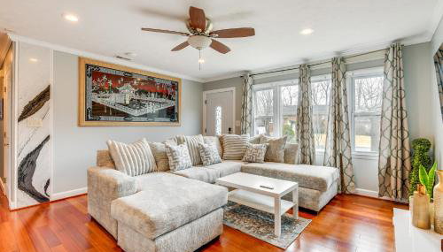 Spacious Home with Tranquil Patio about 29 Mi to DC! - Foto 4