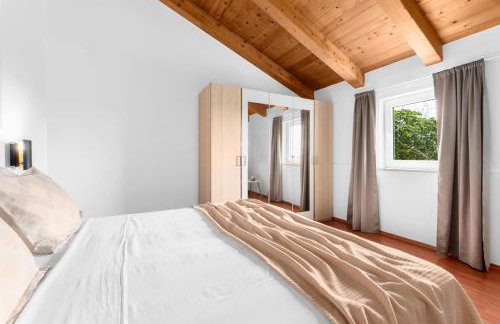 The Village - Foto 28