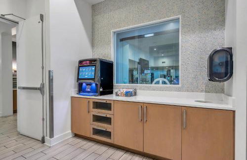 Luxury 1 BR with DEN Downtown Tampa Apt - City Views, Rooftop Pool, Workspace - Foto 46