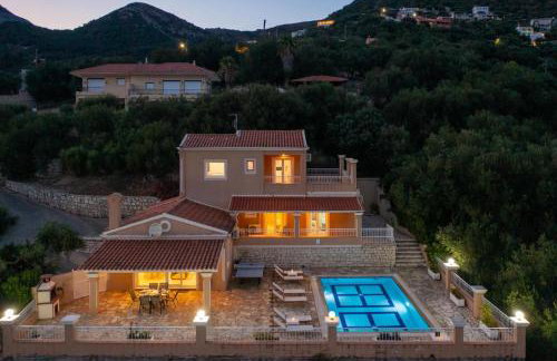 Elena Costa - Photo 36