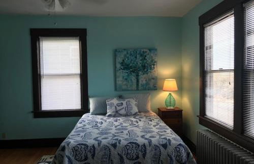 Old Time Beach Front Cottage - The Beach is your Backyard! Pet Friendly cottage - Photo 27