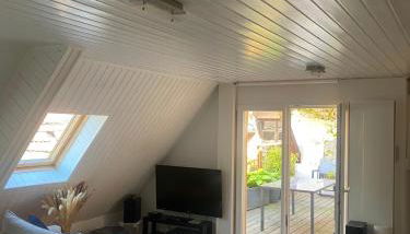 Joli 2 pièces, avec climatisation et grande terrasse, vue sur les toits, zone piétonne - Photo 3