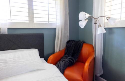 Spacious 3-Bedroom Villa with Heated Saltwater Pool and Fenced Yard in Oakland Park - Foto 29