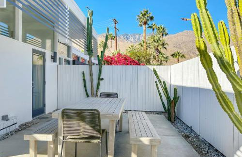 Retro Rendezvous Pool and Spa MidCentury Modern Home - Foto 27