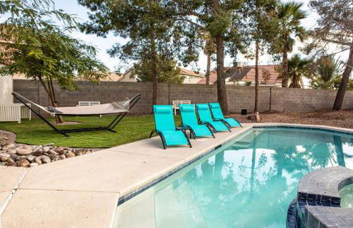 Comfy Expansive Home - Near the Strip - Heated Pool - Foto 43