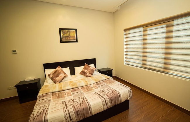 Golden Rose Luxury Suites - Photo 4