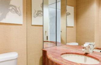 Private Beautiful Townhome w Zen Garden - Photo 23