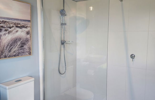 Flotsam Studio Accommodation - Photo 46