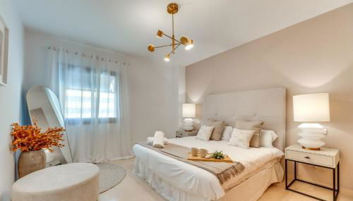 VACATION MARBELLA I The Sunrise Golden Mile Flat, Next to Convention Center, Recently Refurbished, Prime Location, 300m to the BEACH - Foto 3