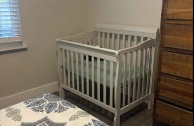 Central Perk Retreat | Heated Pool + Zoo 1 Block! - Foto 22