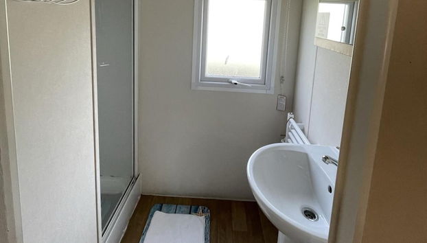Caravan - Sleeps 10 - Pet Friendly - Parking - Foto 5, Baño