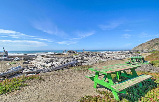 Spectacular Ocean View Retreat w/ Private Beach - Foto 8