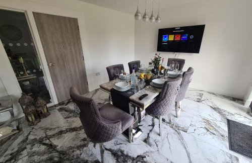 SAV 5 bedroom Executive detached house in Leiceste - Photo 28